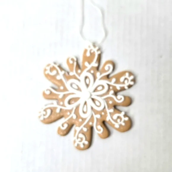 Auld Home Designs, gingerbread style, Set of 8, large Christmas ornaments. - Picture 3 of 11